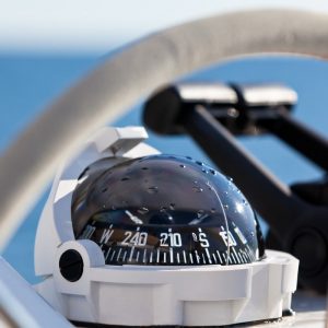sailing-yacht-control-wheel